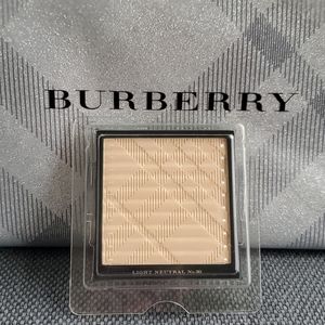 Burberry Fresh Glow Compact- Ochre No.20